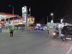 Hadir untuk Masyarakat, Sat Lantas Polres Aceh Tengah Atur Lalu Lintas di SPBU