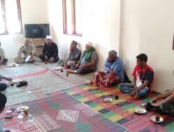 Babinsa Koramil 05/Linge Jalin Komsos dengan Tokoh Masyarakat di Desa Simp. 3 Uning