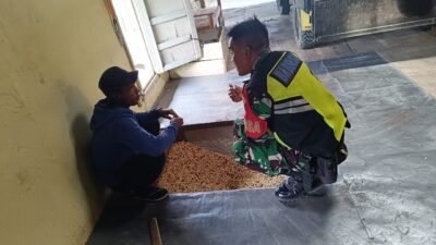 Babinsa Koramil 06/Jagong Dampingi Warga Laksanakan Program Ketahanan Pangan di Desa Jagong Jeget