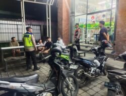 Melalui Blue Light Patrol Personil Polsek Bebandem Himbau Warga Waspada Kejahatan 3C, di Wilkum Bebandem  