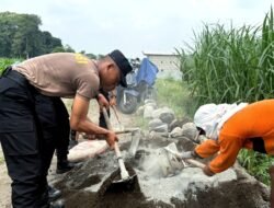 Siswa Diktukba SPN Polda Jatim Beri Manfaat Nyata, Bantu Pembangunan Akses Jalan Petani di Kediri