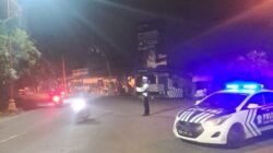 Rutinitas Satuan Lalulintas Polres Karangasem Melakukan Gatur Lalin Malam hari, Ciptakan Kelancaran Arus Lalulintas