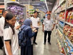 Pastikan Stabilitas Harga Sesuai HET  Jelang Akhir Tahun, Satgas Pangan Polda Bali Lakukan Sidak di Beberapa Titik