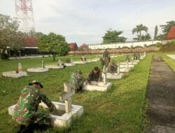Wujud Penghormatan Sambut Hari Juang TNI AD 2025, Anggota Kodim 1617/Jembrana Gelar Karya Bakti di TMP