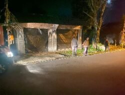 Jaga Kondusifitas Wilayahnya, Kanit Intel Polsek Bebandem Pimpin Giat Blue Light Patrol