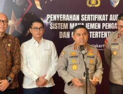 Polri Serahkan Sertifikat Audit, Sistem Pengamanan Objek Vital Nasional Tahun 2025