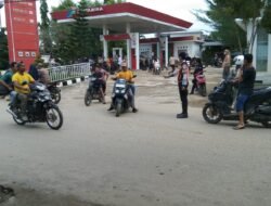 Cukup Sangat Nyaris, Personel Dishub Pemko Langsa, Masih Lakukan Pengejoban Di Galon SPBU Nomor 15.244.309, Desa Gampong Sidodadi