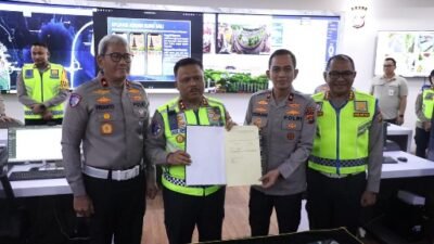 Dorong Lalu Lintas yang Lebih Aman dan Tertib, Kakorlantas Polri Serahkan Smart City kepada Polda Bali