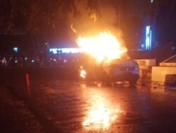 Mobil APV Terbakar di Depan ATM Drive Thru Taman Riyadhah, Polisi Amankan Drum Tangki Modifikasi dan Jerigen