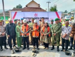 Menteri Desa dan PDT Letakkan Batu Pertama Pembangunan Gedung Koperasi Merah Putih, di Desa Gunung Kuning