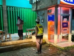 Rutinitas Polsek Selat Laksanakan Blue Light Patrol, untuk Meningkatkan Keamanan Wilayah Hukumnya