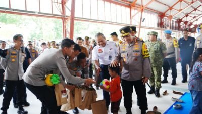Kapolri Tinjau Kesiapan Pelayanan dan Pengamanan Nataru  di Stasiun Tawang Semarang