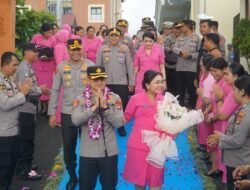Suasana Haru Iringi Pelepasan AKBP Joseph Edward Purba di Polres Karangasem