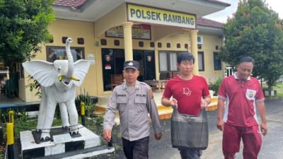 Polsek Rambang Gelar Jumat Berkah, Polisi Menyapa dan Berbagi Untuk Pengguna Jalan