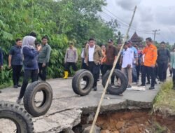 Gubernur Sumsel Berikan Bantuan Sembako Dan Turun Langsung Ke lokasi Banjir Desa Nusa Jaya
