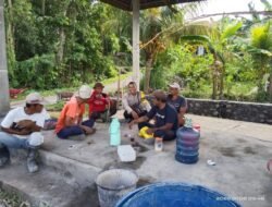 Dengar Keluhan Warga, Bhabinkamtibmas Desa Kertha Buana Gelar Jumat Curhat di Desa Kertha Buana