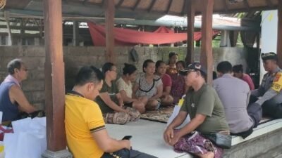 Sat Binmas Polres Karangasem Gelar Jumat Curhat,  bersama Warga Br. Bungkulan, Desa Seraya Barat, Kec. Karangasem
