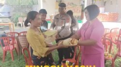 Melalui Program Minggu Kasih Kapolsek Selat Serahkan Bantuan, kepada Warga Banjar Dinas  Wates Tengah Desa Duda Timur Kec. Selat