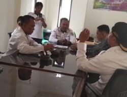 Di duga tidak berijin Pemasangan tiang wifi Internet PT.FIBER MEDIA INDONESIA di hentikan Pemdes Orimalang