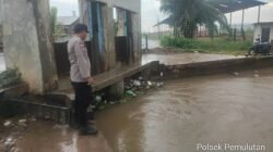 Polsek Pemulutan Lakukan Cek Arus dan Debit Air Sungai, Situasi Masih Terkendali