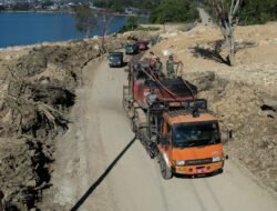 TNI AD Kerahkan Alat Berat Untuk Pembesihan Jalan Takengon – Bintang