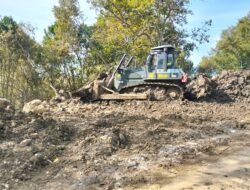 Personel Kodim 0106/Aceh Tengah Amankan Pembersihan dan Perluasan Jalan Mendale–Bintang