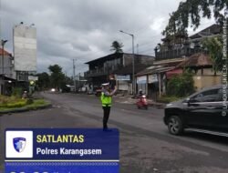 Unit Turjawali Sat Lantas Lakukan Gatue Lalin, di Pos 3 Patung Salak Jasri