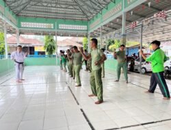 Tingkatkan Kemampuan Anggota Linmas Desa Pagar Agung, Kapolsek Rambang Pimpin Latihan Beladiri