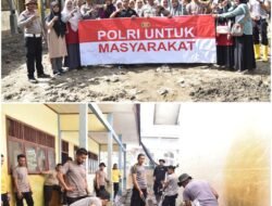 Personel Polres Bireuen Gotong Royong Bersihkan SD Negeri 2 Pante Baro Kumbang Pasca Banjir Bandang