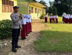 Peduli Generasi Penerus, Kanit Binmas Polsek Simpang Jernih Jadi Pembina Upacara Bendera di SDN Simpang Jernih