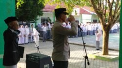 Enam Hal Yang Disampaikan KBO Satbinmas Polres Aceh Timur Saat Menjadi Pembina Upacara di SMAN 1 Idi Rayeuk