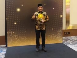 Bupati Bireuen Terima UHC Award 2026 Kategori Utama di Jakarta.