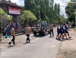 Pastikan Keselamatan Siswa, Kapolsek Bebandem Pimpin Langsung Pengamanan Bubaran Sekolah