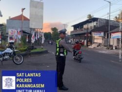 Unit Turjawali Sat Lantas Polres Karangasem, Melaksanakan Gatur Lalin di Pos 3 Patung Salak Jasri
