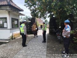 Jaga Kondusifitas Keamanan Wilayah Hukumnya, Polsek Selat Gelar Patroli