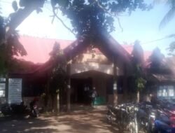 Guru SMA N 1 Muara Tiga Menghalangi Jurnalis Menjumpai Kepala Sekolah