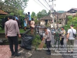 Sinergi Tanpa Batas, Polsek Sidemen Bersama Instasi Terkait Melaksanakan Giat Bersih Bersih Sampah