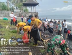 Tindaklanjuti Arahan Presiden RI, Polsek Kubu Bersama Stakeholder Giat Gotong Royong Bersih-Bersih di Pantai Rubaya