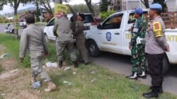 Kodim 0106/Aceh Tengah Bersama Polres Dampingi Satpol PP Tertibkan Baleho