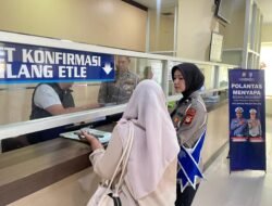 Kena ETLE, Tak Bisa Bayar Pajak, Polwan Ditlantas Sulsel Dampingi Wajib Pajak Urus Blokir STNK