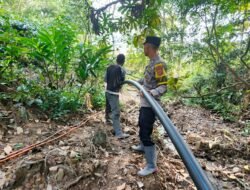 Polres Aceh Tengah dan BKO Brimob Gotong Royong Pulihkan Saluran Air Bersih Pascabencana di Atu Singkih