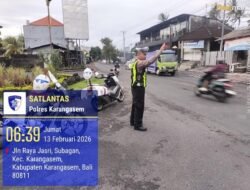 Unit Turjawali Sat Lantas Polres Karangasem Melakukan Pengaturan dan Penjagaan di Pos 3 Patung Salak Jasri