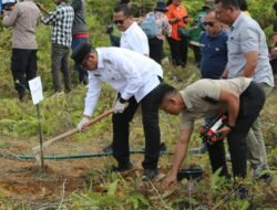 Bupati Tapanuli Utara Canangkan Penanaman Sejuta Pohon Durian untuk Pemulihan Pascabencana