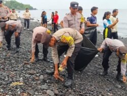 Ciptakan Lingkungan Pantai yang Bersih, Polsek Kubu Polres Karangasem Berkolaborasi Bersama Unsur Forkopimcam dan Pelajar Bersihkan Pantai di Tukad Sayung