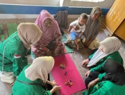 Mahasiswa KKN Relawan Kelompok 6 Matang Klayu Dukung GKI dalam Trauma Healing Ibu-Ibu Terdampak