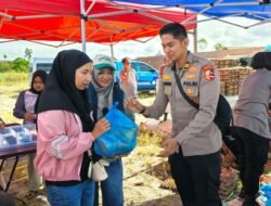 Mahasiswa STIK-PTIK angkatan 83 ikut serta dalam Giat Pasar Murah Sambut Ramadhan di Lapangan Masjid Babussalam Redelong