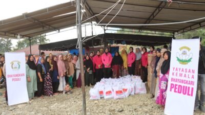 Ketua Bhayangkari Cabang Aceh Tengah Distribusikan Bantuan Ketua Bhayangkari Daerah Aceh untuk Korban Bencana
