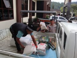 Kapolres Aceh Tengah Salurkan Bantuan Kurma dari Kapolda Aceh untuk Warga Terdampak dan Personel