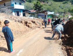 Satgas Gulbencal Bersama Warga Bersihkan Akses Jalan Tertimbun Longsor di Lut Tawar