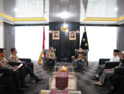Irjen Pol Dr. H. Sandi Nugroho, S.I.K., S.H., M.Hum. Terima Audiensi FKUB, MUI, dan LDII di Polda Sumsel